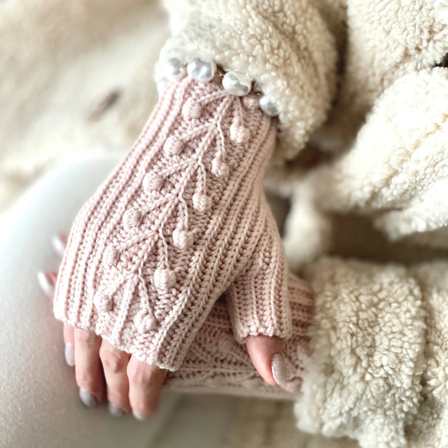 Winter Berry Hat & Mitts Set β Crochet Pattern (PDF)