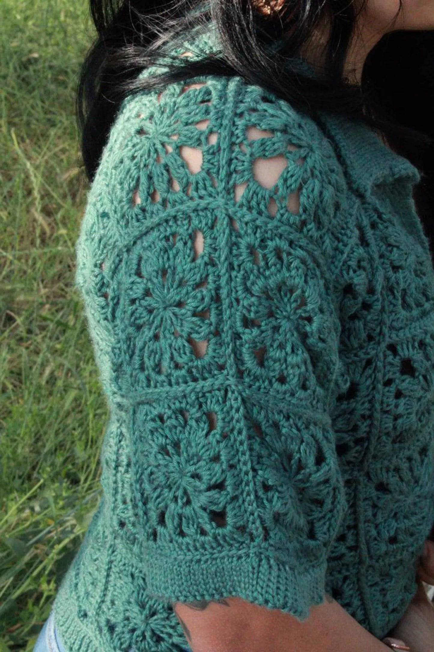 🌼 Granny Square T-Shirt Crochet Pattern PDF
