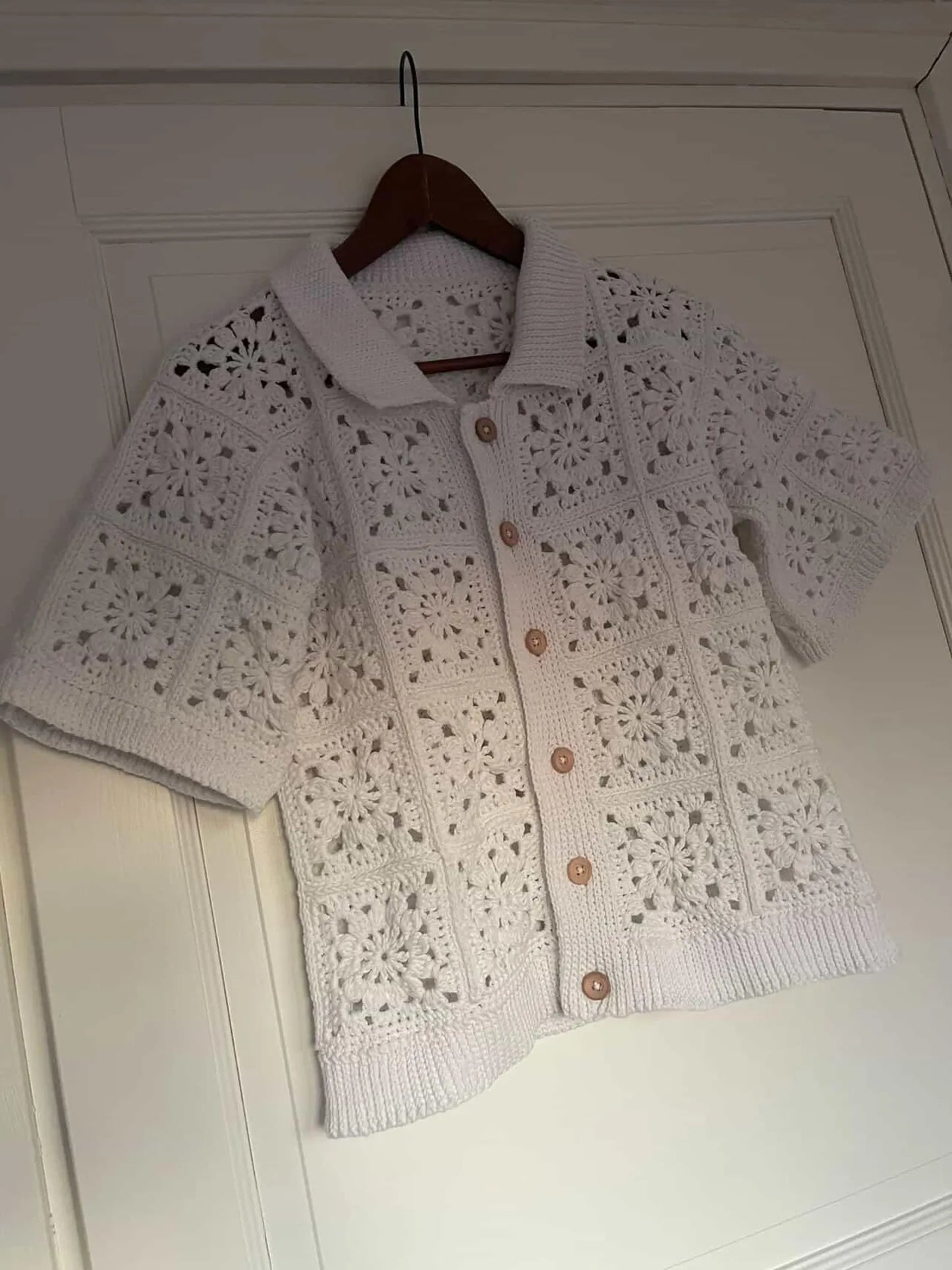 🌼 Granny Square T-Shirt Crochet Pattern PDF